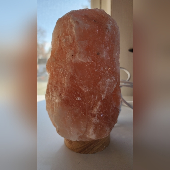 NWOT Natural Himalayan Crystal Rock Salt Lamp  - Picture 2 of 3